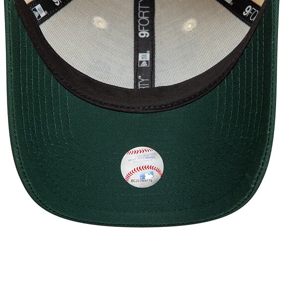 Kšiltovka New Era 940 MLB OAKLAND ATHLETICS Light Cream / Dark Green